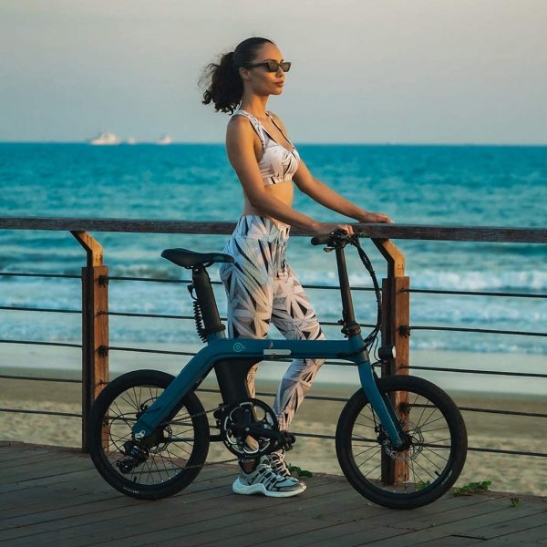 Bicicleta azul electrica plegable FIIDO D11 mujer